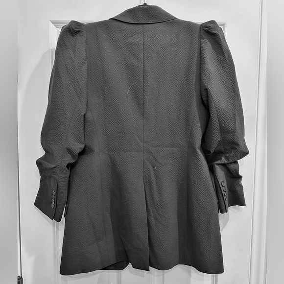 SMYTHE scrunch sleeve long line blazer - black seersucker - Picture 7 of 11